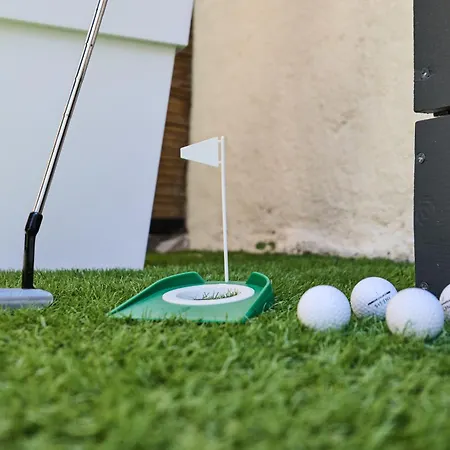 Apartment Secret Garden - Ideal Couples Et Pros - 5min A Pied De La Gare - 10min A Pied De L'arena Et Du Quartier Boulingrin - Baignoire Balneo - Jardin Privatif De 50m2 - Mini Golf - Cinema