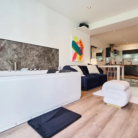 Secret Garden - Ideal Couples Et Pros - 5min A Pied De La Gare - 10min A Pied De L'arena Et Du Quartier Boulingrin - Baignoire Balneo - Jardin Privatif De 50m2 - Mini Golf - Cinema Apartment