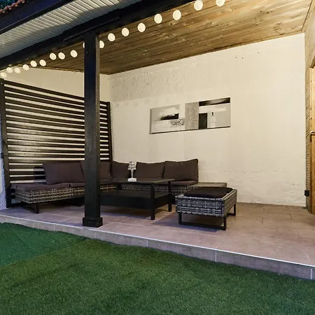 Secret Garden - Ideal Couples Et Pros - 5min A Pied De La Gare - 10min A Pied De L'arena Et Du Quartier Boulingrin - Baignoire Balneo - Jardin Privatif De 50m2 - Mini Golf - Cinema * Reims
